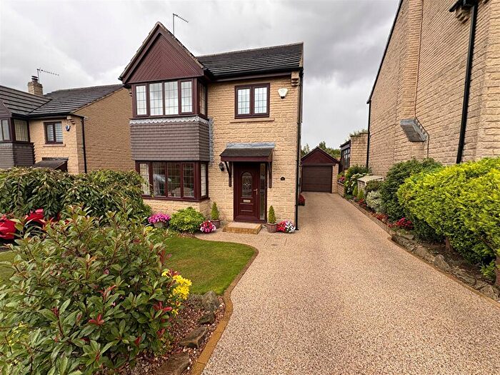 3 Bedroom Detached House For Sale In Coppice View, Idle, BD10