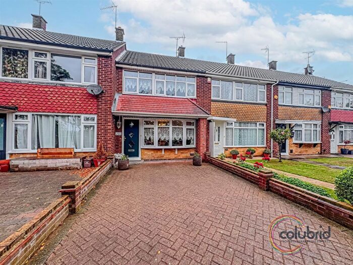 3 Bedroom Terraced House For Sale In Corringham Road, Corringham, SS17