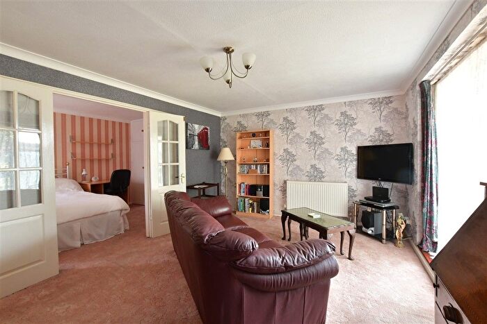 1 Bedroom Flat For Sale In Sorrel Court, Basildon, Essex, SS15