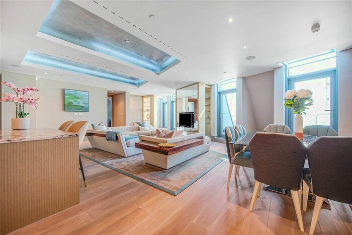 2 Bedroom Flat To Rent In Dering Street, Mayfair, London, W1S