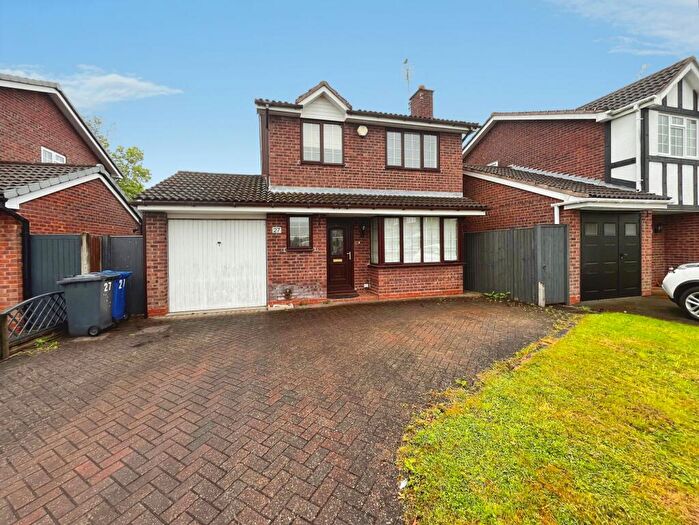 3 Bedroom Detached House For Sale In Longbow Close, Stretton, DE13