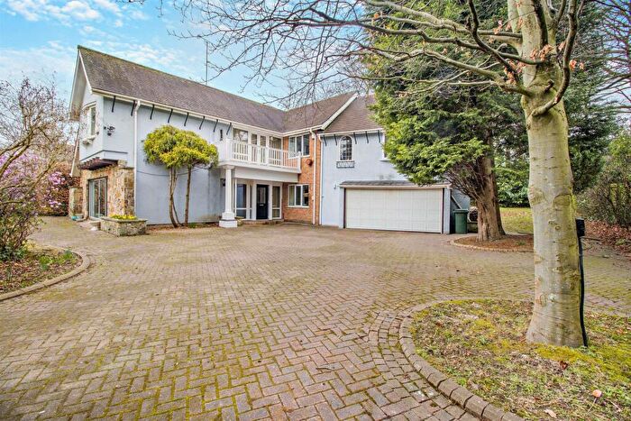 4 Bedroom Detached House For Sale In Kings Way, Moorgate, Rotherham, S60