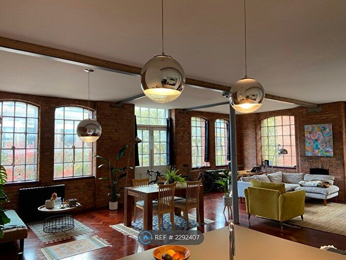 2 Bedroom Flat To Rent In Tower Bridge Road, London, SE1