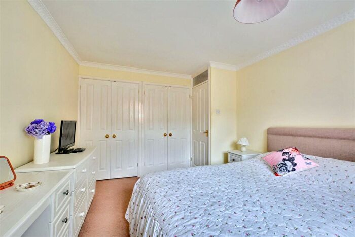 3 Bedroom Detached Bungalow For Sale In Roehampton Drive, Trowell, NG9