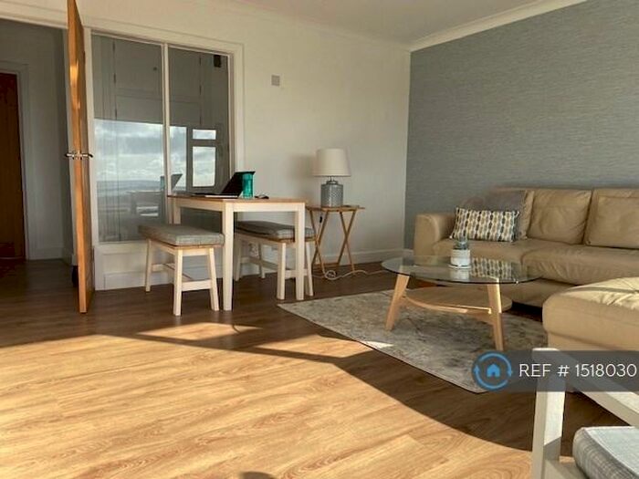 2 Bedroom Flat To Rent In Woodland Mansions, Poole, BH14