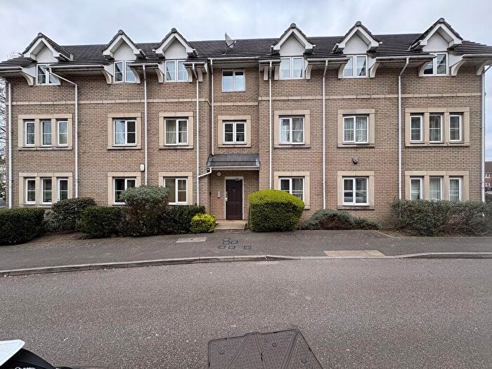 1 Bedroom Flat For Sale In Walnut Close, Laindon, Basildon, SS15