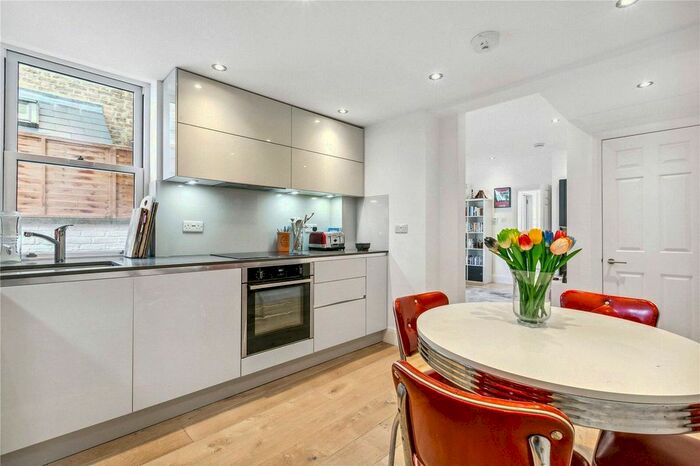 2 Bedroom Flat To Rent In Radipole Road, Parsons Green, SW6