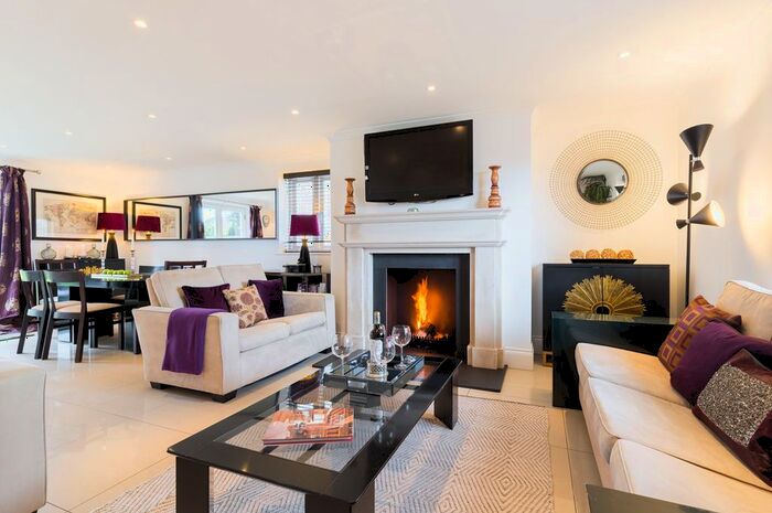4 Bedroom Detached House To Rent In Bridge Street, Pershore, WR10