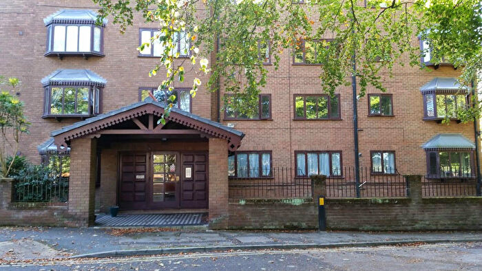 2 Bedroom Apartment To Rent In Old Hall Lane, M45