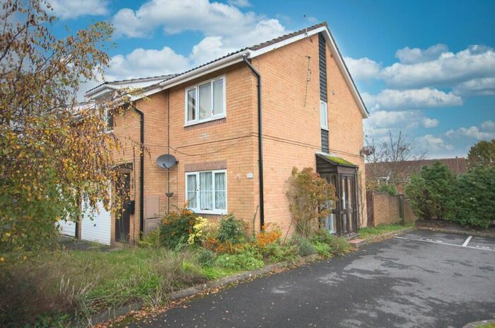 1 Bedroom Ground Maisonette To Rent In Harbourne Gardens, Southampton, Hampshire, SO18