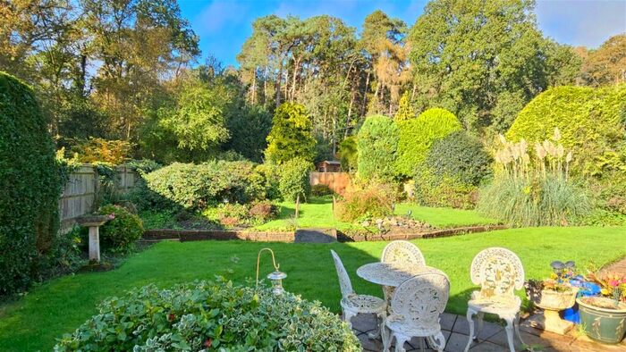 4 Bedroom Detached House For Sale In Long Lane, Hermitage, RG18