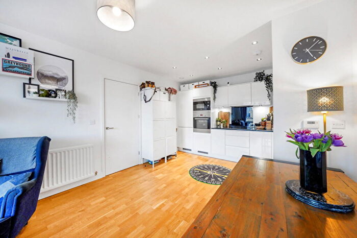 1 Bedroom Flat For Sale In Harrold Court, Guthridge Close, London, E14