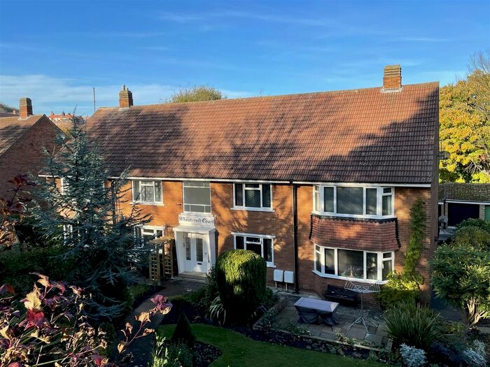 2 Bedroom Flat To Rent In Sea Cliff Road, Scarborough, YO11