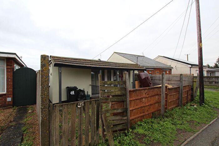 2 Bedroom Bungalow For Sale In Colne Way, Point Clear Bay, Clacton-on-Sea, CO16