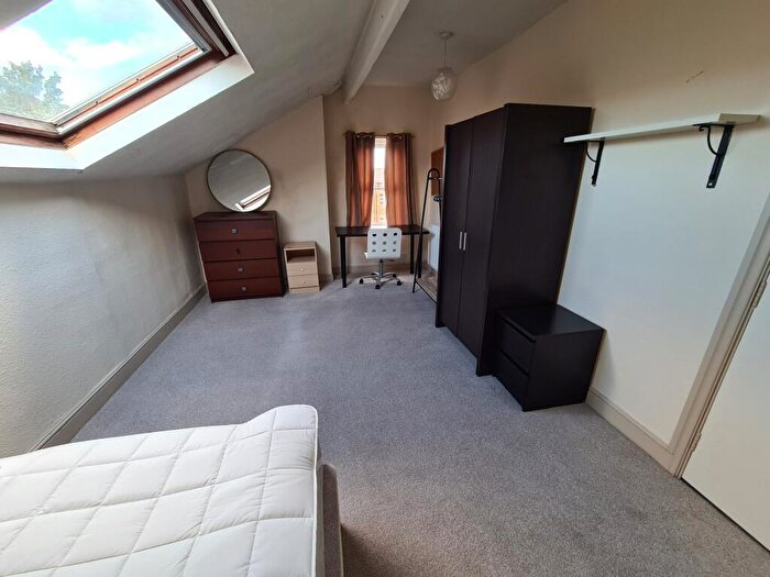 4 Bedroom House To Rent In Providence Avenue, Leeds, LS6