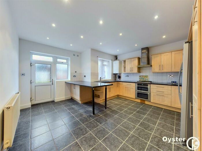 4 Bedroom Semi-Detached House To Rent In Elmsleigh Avenue, Harrow, HA3