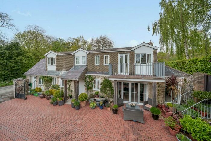 3 Bedroom Detached House For Sale In Church Street, Upwey, Weymouth, DT3