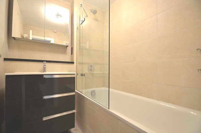 2 Bedroom Apartment To Rent In Stanley Road, Carshalton, SM5