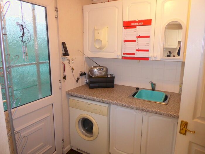 2 Bedroom Mobile/park Home For Sale In Mill Farm Park, Pagham, Bognor Regis, West Sussex, PO21