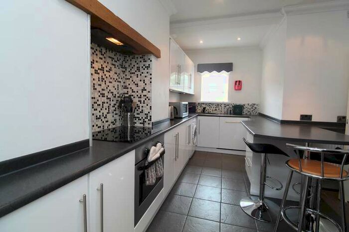 3 Bedroom House To Rent In Meadow Street, Treforest, , CF37