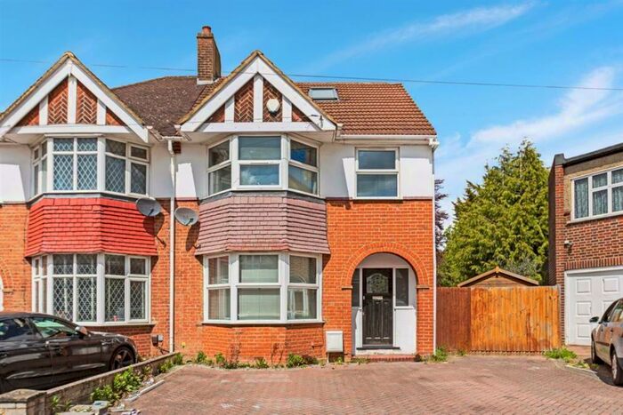 5 Bedroom Semi-Detached House To Rent In Kidbrooke Park Road, Blackheath, SE3