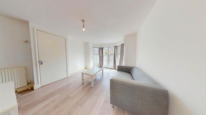 1 Bedroom Flat To Rent In Lancaster Road, Dollis Hill, London, NW10