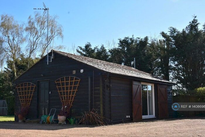 1 Bedroom Bungalow To Rent In Slapton Lane, Northall, Dunstable, Buckinghamshire, LU6