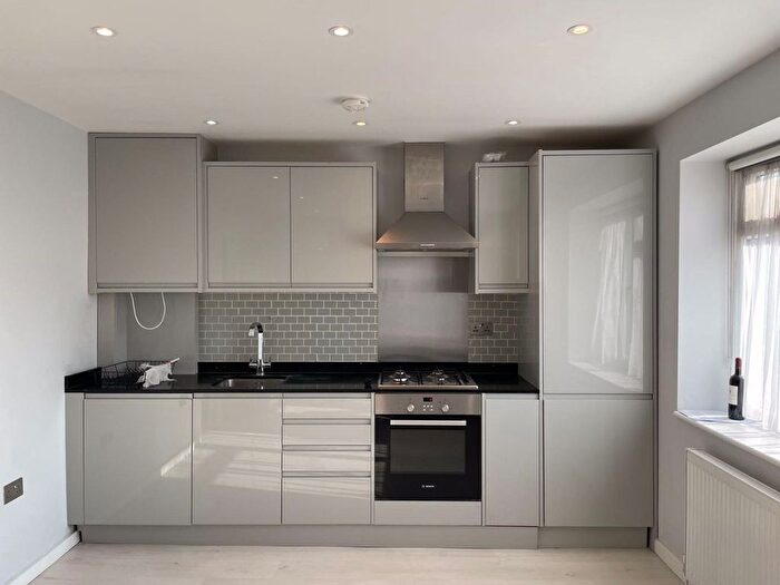 3 Bedroom Flat To Rent In The Hyde, Southbourne Court The Hyde, NW9