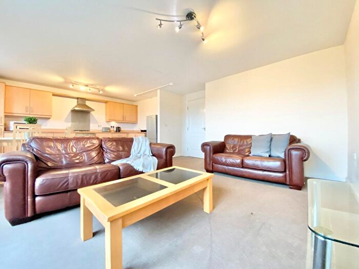 2 Bedroom Flat To Rent In Curle Street, Scotstoun, Glasgow, G14
