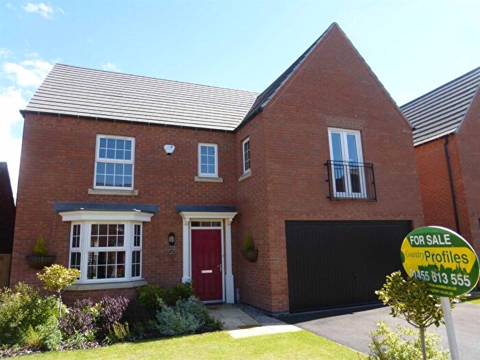 4 Bedroom Detached House To Rent In Paris Close, Hinckley, LE10