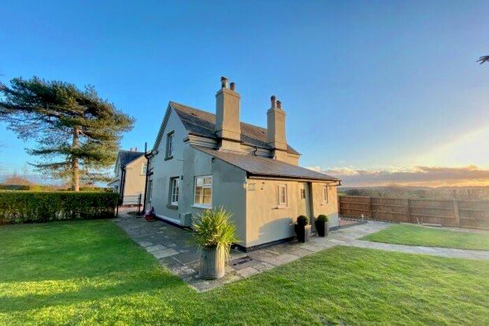 2 Bedroom Cottage To Rent In Cropwell Road, Nottingham, NG12