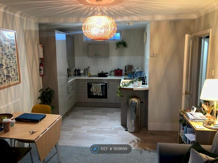 1 Bedroom Flat To Rent In Hammersmith Grove, London, W6
