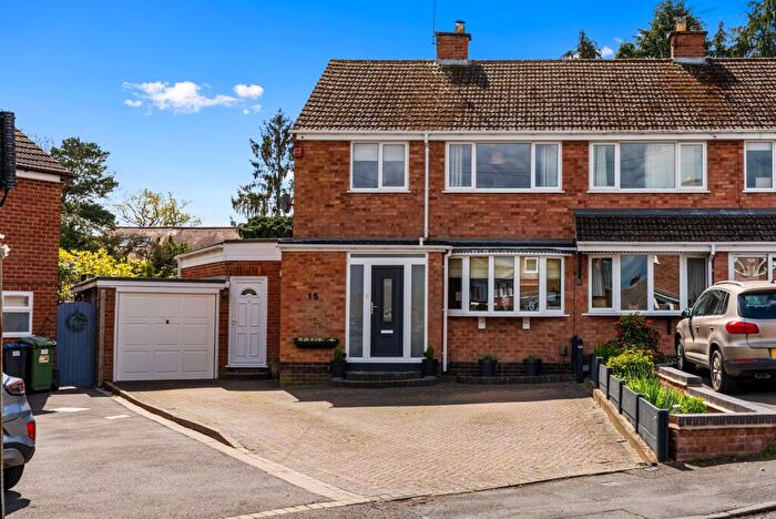 3 Bedroom Semi-Detached House For Sale In Lansdowne Crescent, Studley, B80