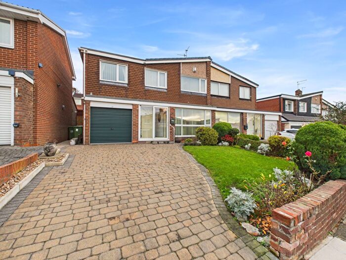 4 Bedroom Semi Detached House For Sale In Wells Gardens, Gateshead, NE9
