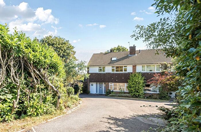 5 Bedroom Semi-Detached House For Sale In Denbigh Road, Haslemere, GU27