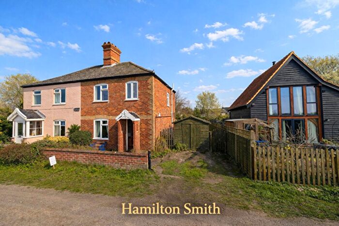 3 Bedroom Semi-Detached House For Sale In The Common, Knodishall, IP17