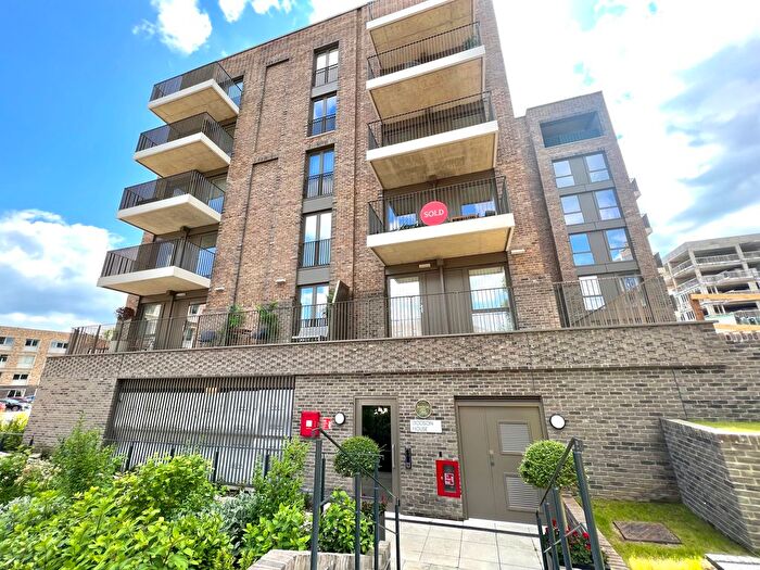 1 Bedroom Flat For Sale In Medawar Drive, London, NW7
