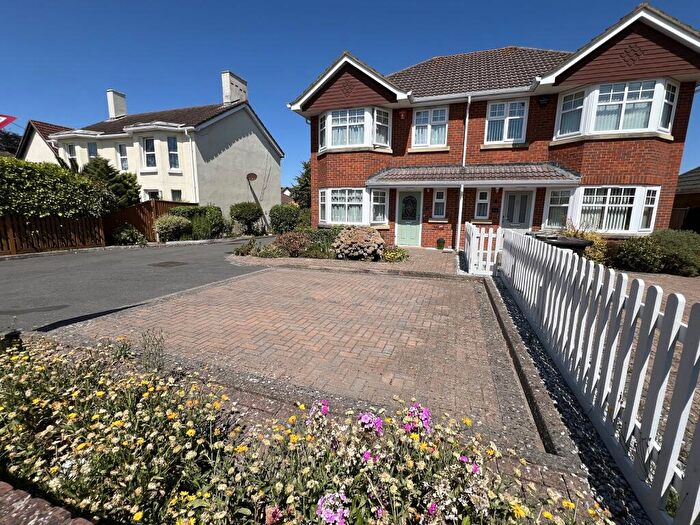 3 Bedroom Semi Detached House For Sale In Chestnut Grove, New Milton, Hampshire., BH25