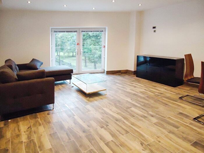 2 Bedroom Flat To Rent In New Briggate, Leeds, West Yorkshire, LS1