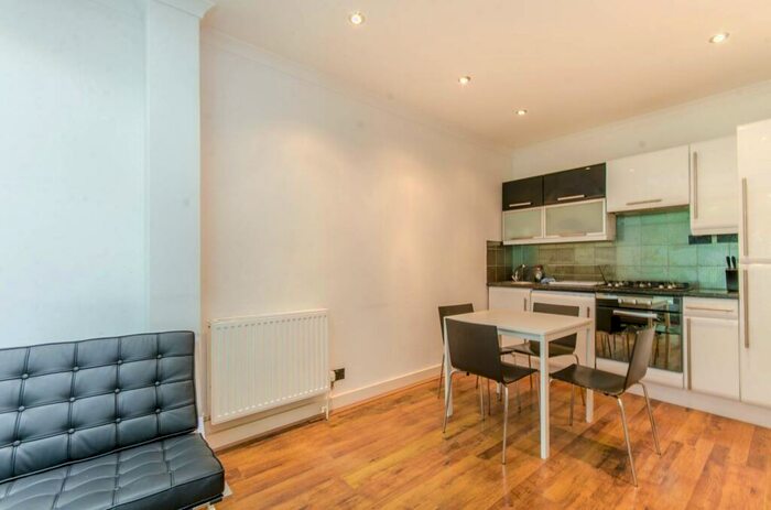 1 Bedroom Flat To Rent In Paradise Passage, Highbury And Islington, London, N7