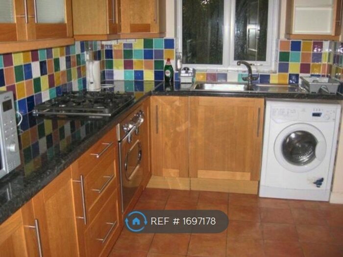 4 Bedroom Semi-Detached House To Rent In South Park Avenue, Norwich, NR4