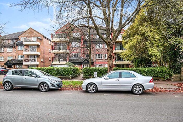 2 Bedroom Flat To Rent In Park Road, Beckenham, BR3