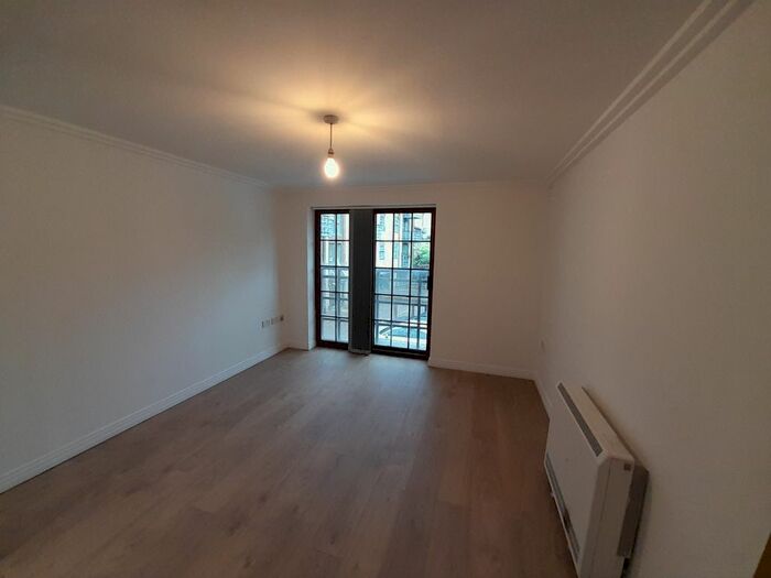 2 Bedroom Flat To Rent In Gascoigne, Barking, IG11