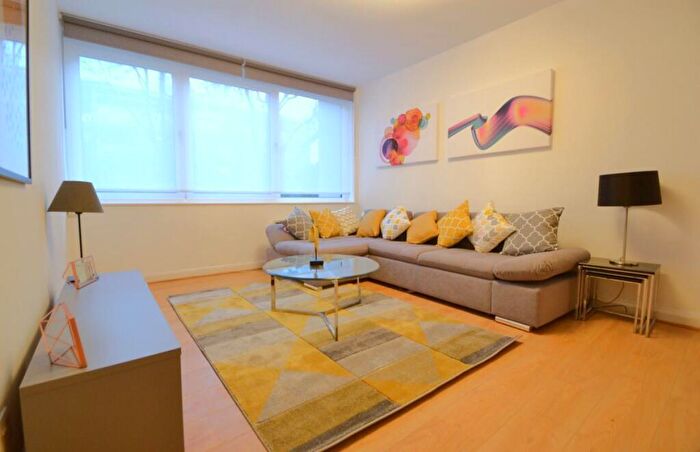 1 Bedroom Flat To Rent In Stunning Bed With Lock Up Garage, Lords View One, NW8