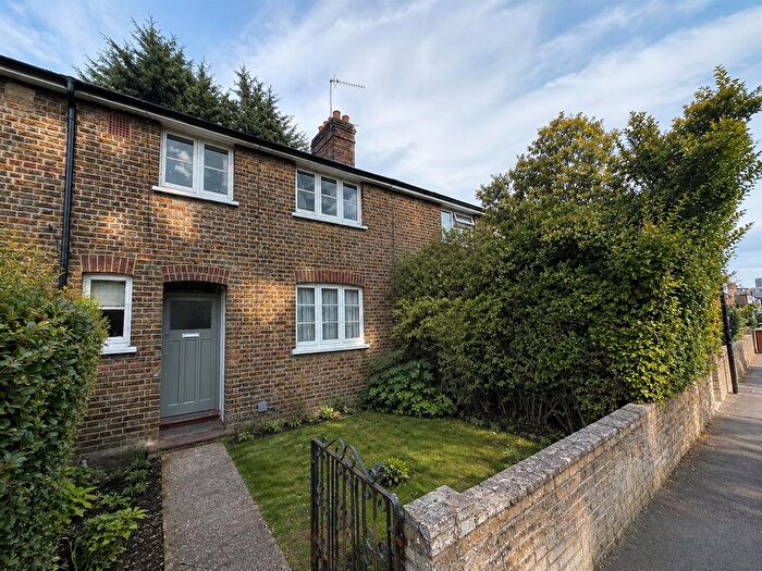 3 Bedroom Property To Rent In Warwick Road, Walthamstow, E17
