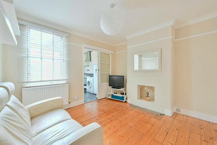3 Bedroom Semi-Detached House To Rent In Ealing Road, Brentford, TW8