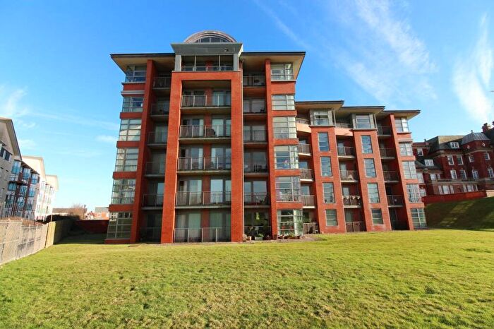 2 Bedroom Flat To Rent In Queens Promenade, Blackpool, Lancashire, FY2
