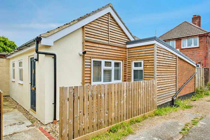 3 Bedroom Detached Bungalow For Sale In Scotter Road, Bournemouth, BH7
