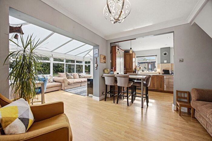 5 Bedroom Semi-detached House For Sale In Goodshaw Avenue North, Loveclough, BB4