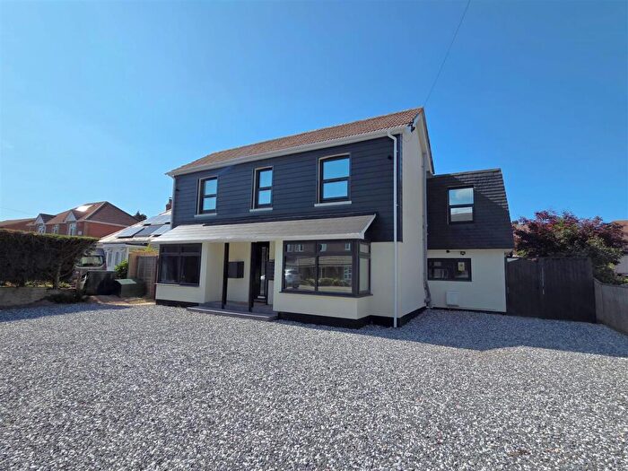9 Bedroom Detached House To Rent In Station Road, Park Gate, Southampton, SO31